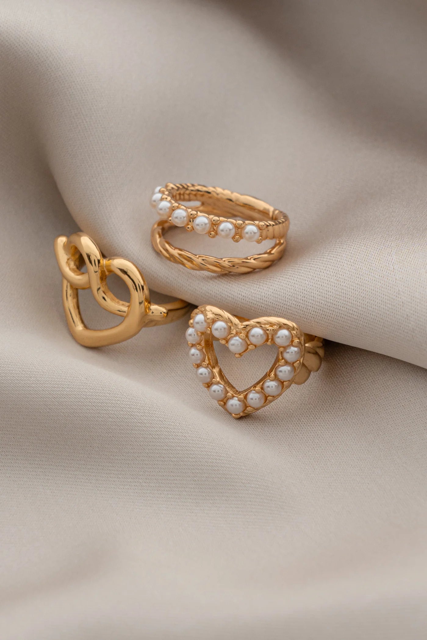 Multi-pearl ring