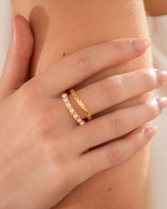 Multi-pearl ring