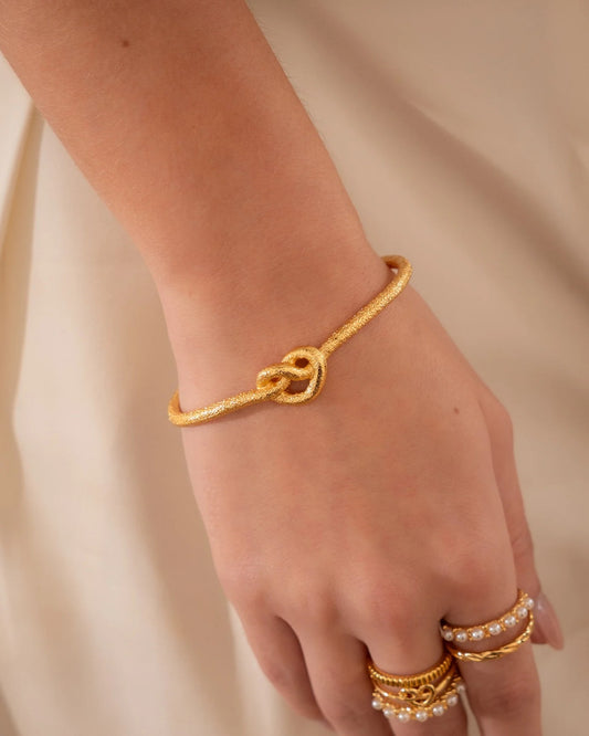 Textured Bow Heart Bracelet